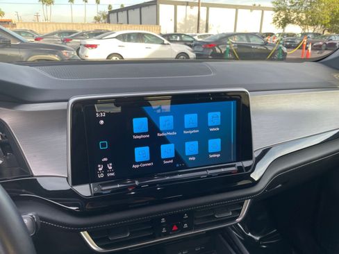 Used 2025 Volkswagen Atlas Cross Sport SE image 20