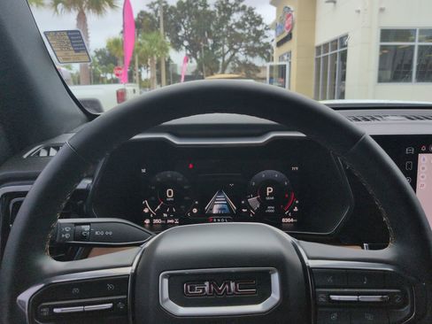 Certified 2025 GMC Canyon AT4 w/ AT4 Premium Package image 36