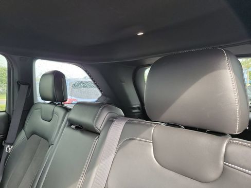 Used 2023 Jeep Grand Cherokee Altitude AWD/4WD image 17