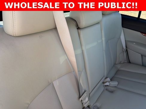 Used 2011 Subaru Outback 2.5i Limited image 22