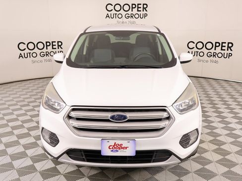 Used 2019 Ford Escape SE image 9