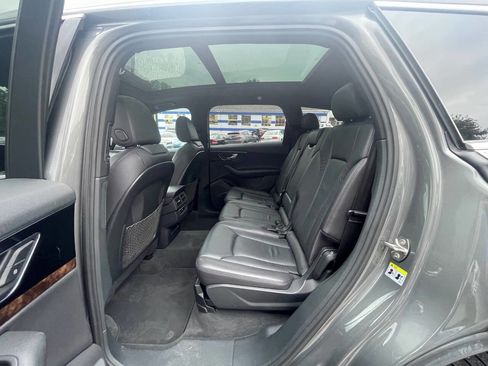 Used 2017 Audi Q7 3.0T Premium Plus image 29