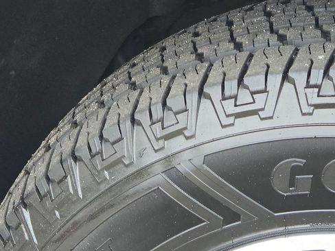 Certified 2025 GMC Sierra 1500 SLT AWD/4WD image 28