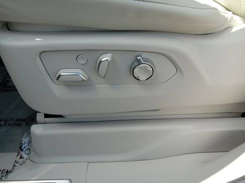 Used 2026 Cadillac Escalade Platinum Sport AWD/4WD image 21