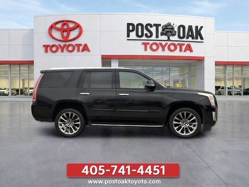 Used 2020 Cadillac Escalade Luxury w/ Escalade Sport Edition AWD/4WD image 2
