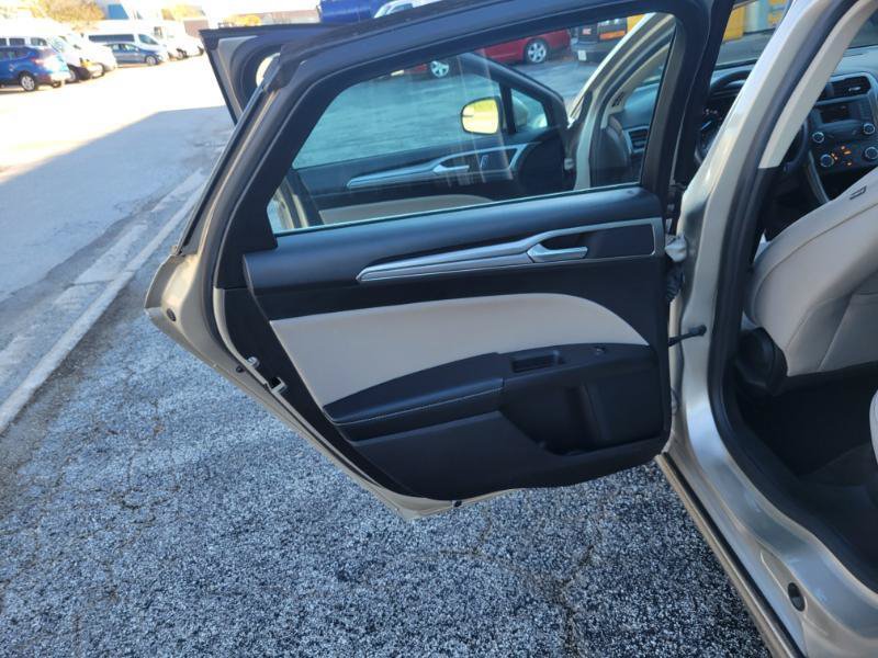 Used 2018 Ford Fusion S FWD image 26