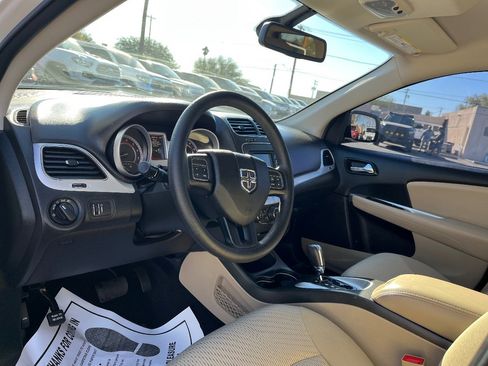 Used 2018 Dodge Journey SE image 23