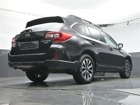 Used 2016 Subaru Outback 3.6R Limited image 40