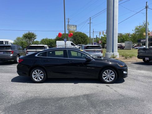 Used 2025 Chevrolet Malibu LT FWD image 2