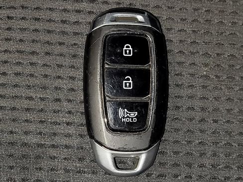 Used 2020 Hyundai Santa Fe SEL FWD image 32