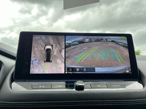 New 2026 Nissan Rogue Platinum image 9