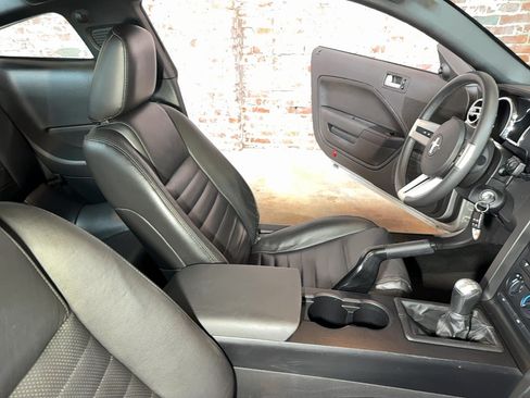 Used 2005 Ford Mustang GT RWD image 58