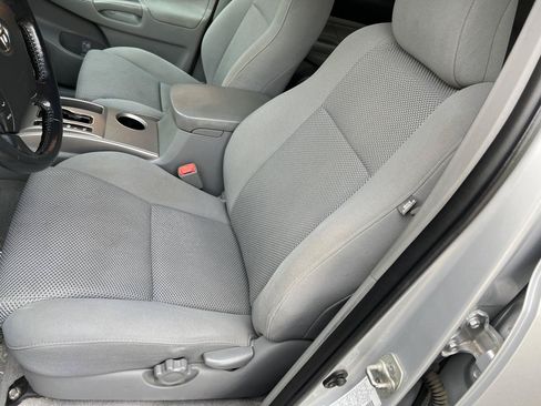 Used 2011 Toyota Tacoma 4x4 Double Cab w/ TRD Sport Pkg image 17