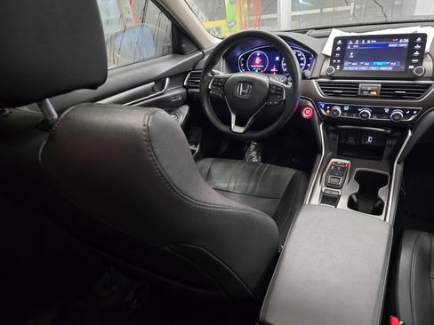 Used 2019 Honda Accord Touring image 31