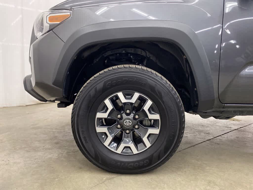Used 2020 Toyota Tacoma TRD Off-Road AWD/4WD image 11