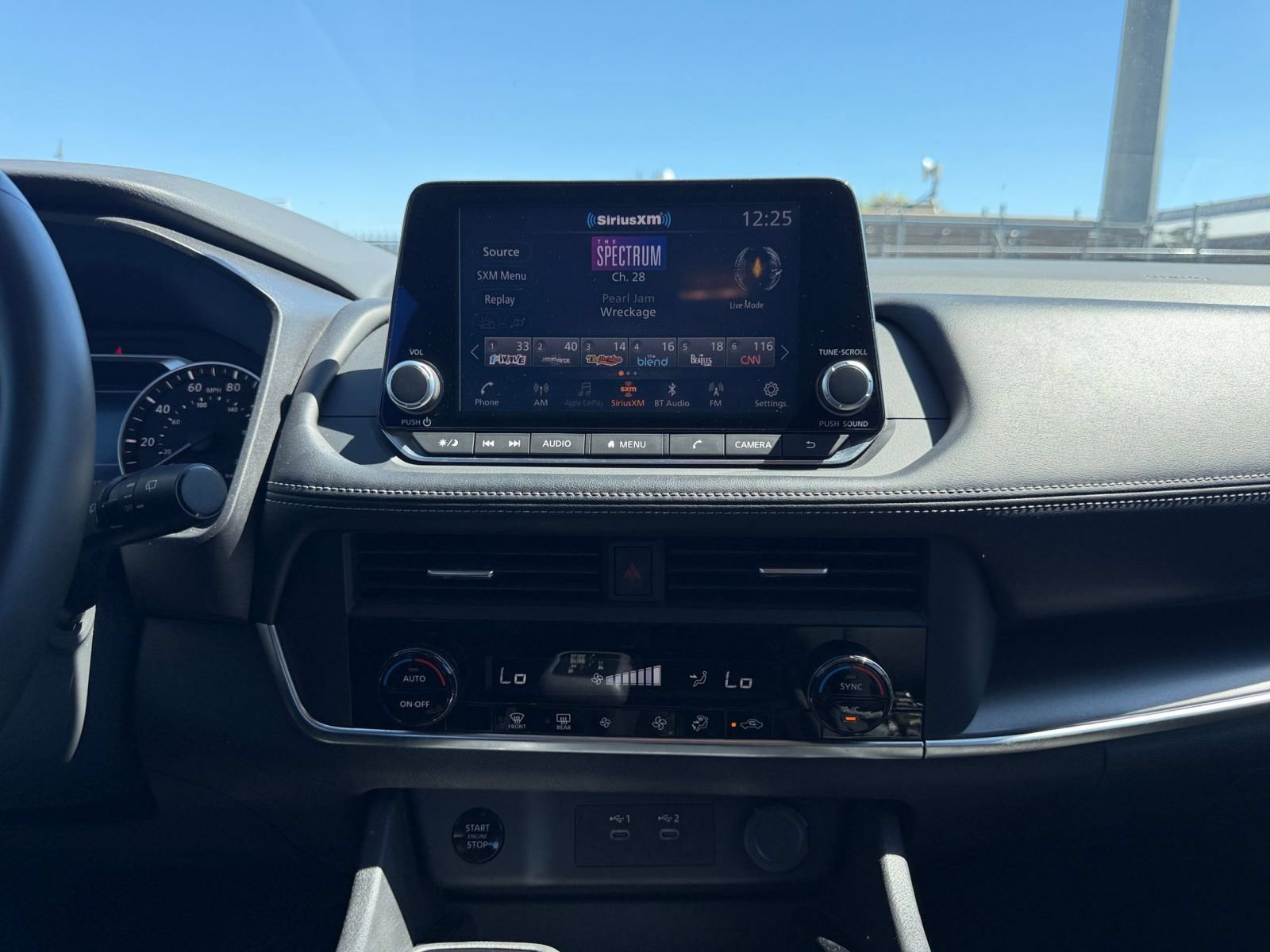 Used 2025 Nissan Rogue SV FWD image 16
