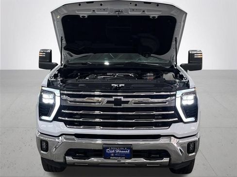 Used 2024 Chevrolet Silverado 3500 LTZ AWD/4WD image 5