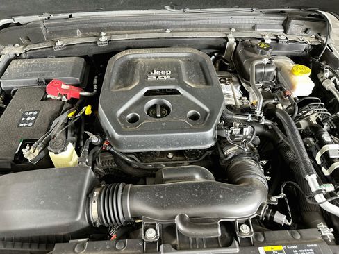 Used 2020 Jeep Wrangler Sport AWD/4WD image 28