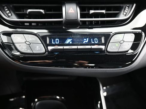 Used 2019 Toyota C-HR XLE FWD image 26
