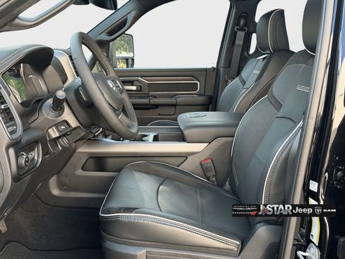 New 2026 RAM 2500 Laramie AWD/4WD image 10