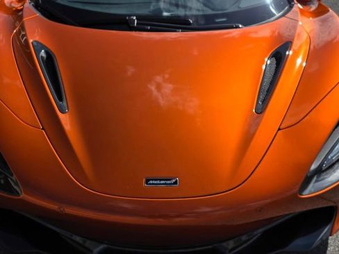 Used 2018 McLaren 720S Performance RWD image 11