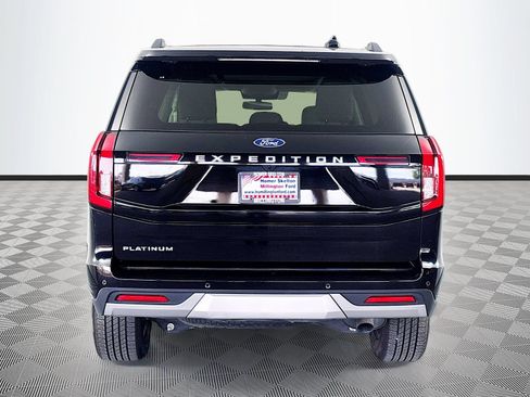 Used 2025 Ford Expedition Platinum AWD/4WD image 6