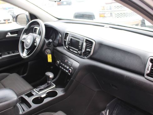 Used 2018 Kia Sportage LX AWD/4WD image 13