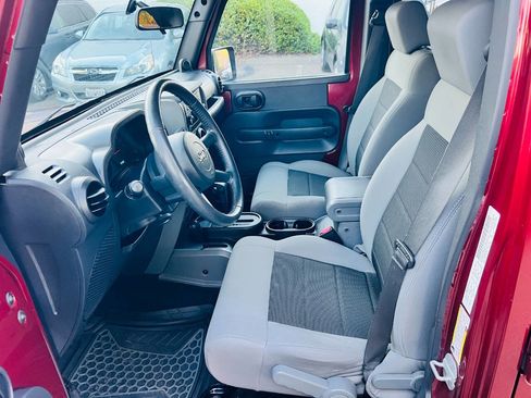 Used 2009 Jeep Wrangler Unlimited X image 13