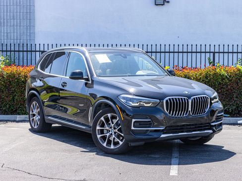 Used 2022 BMW X5 xDrive40i w/ Premium Package AWD/4WD image 9