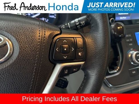 Used 2018 Toyota Sienna XLE FWD image 11