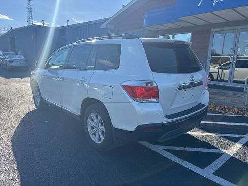 Used 2013 Toyota Highlander Plus image 4