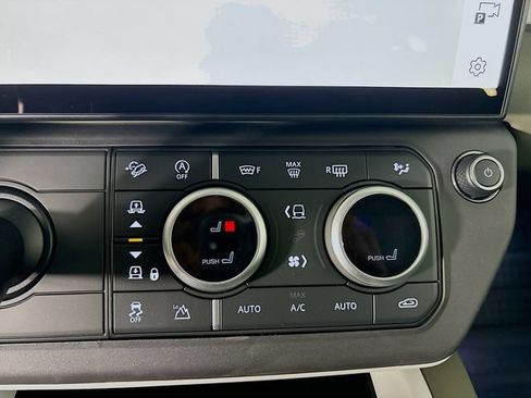 Used 2026 Land Rover Defender 110 S AWD/4WD image 17