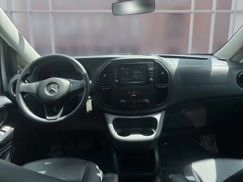 Used 2021 Mercedes-Benz Metris image 15