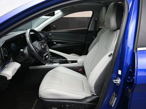 Used 2023 Hyundai Elantra Limited FWD image 11