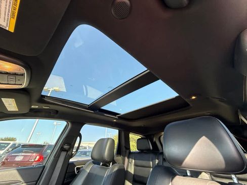 Used 2022 Jeep Grand Cherokee Limited w/ Tech Group RWD image 12