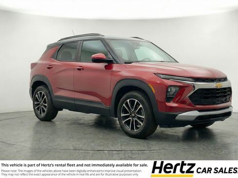 Used 2025 Chevrolet TrailBlazer LT image 1