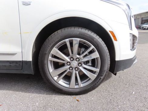 Certified 2025 Cadillac XT5 Premium Luxury image 8