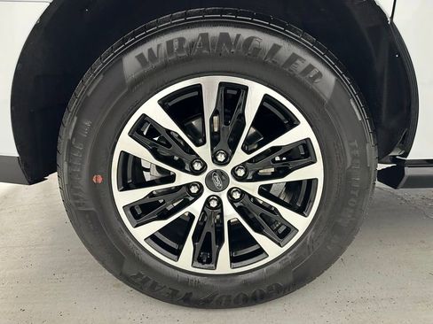 Used 2025 Ford Expedition Max Platinum AWD/4WD image 66