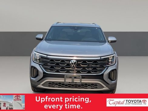 Used 2024 Volkswagen Atlas Cross Sport SE w/ Panoramic Sunroof Package AWD/4WD image 3