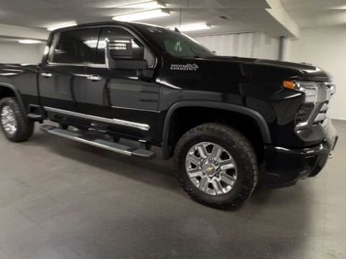 Certified 2024 Chevrolet Silverado 2500 High Country AWD/4WD image 2