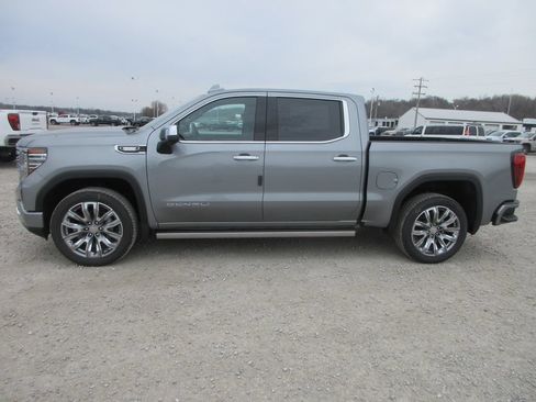 New 2026 GMC Sierra 1500 Denali w/ Denali Reserve Package AWD/4WD image 11