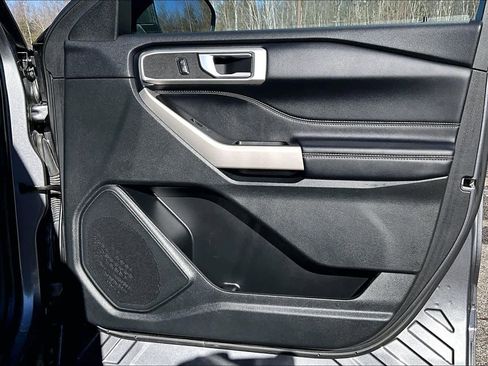 Used 2022 Ford Explorer XLT w/ Equipment Group 202A image 23