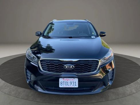 Used 2019 Kia Sorento LX w/ LX Convenience Package image 16