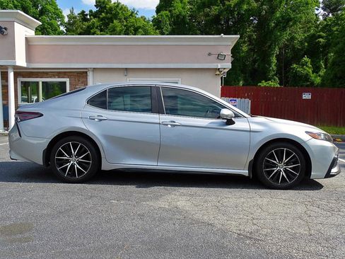 Used 2023 Toyota Camry SE FWD image 8