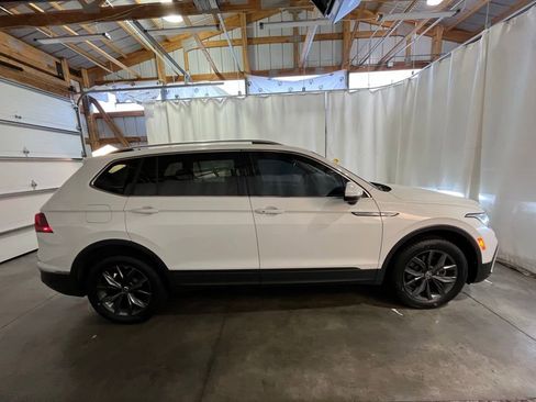Used 2022 Volkswagen Tiguan SE AWD/4WD image 7