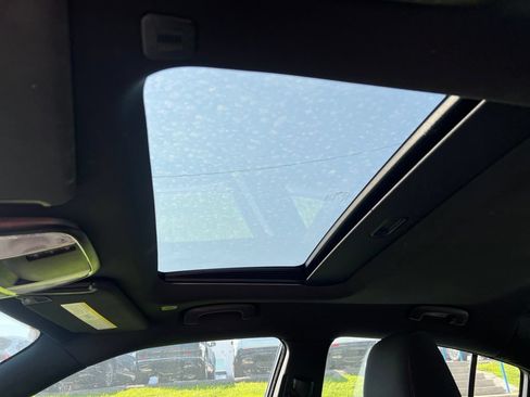 Used 2019 Dodge Charger SXT RWD image 10