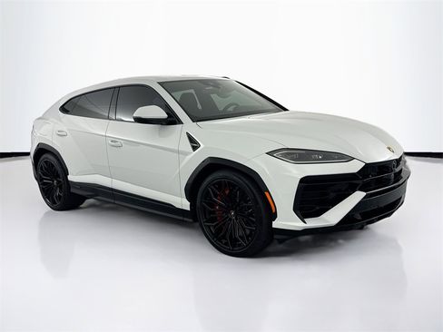 Used 2025 Lamborghini Urus SE image 3