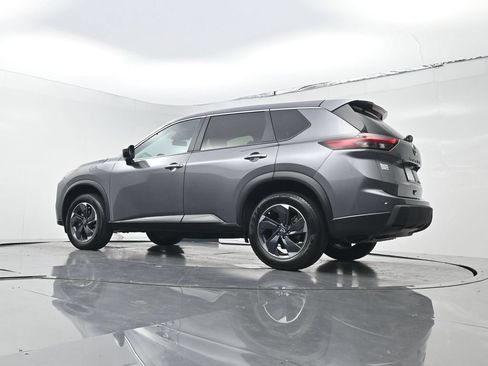 Used 2024 Nissan Rogue SV AWD/4WD image 21
