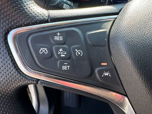 Used 2021 Chevrolet Equinox LT image 25