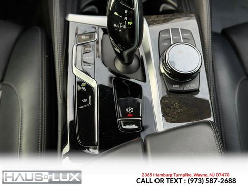 Used 2022 BMW M550i xDrive w/ Executive Package image 30